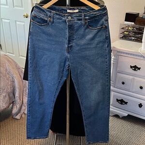 listing-status-banner